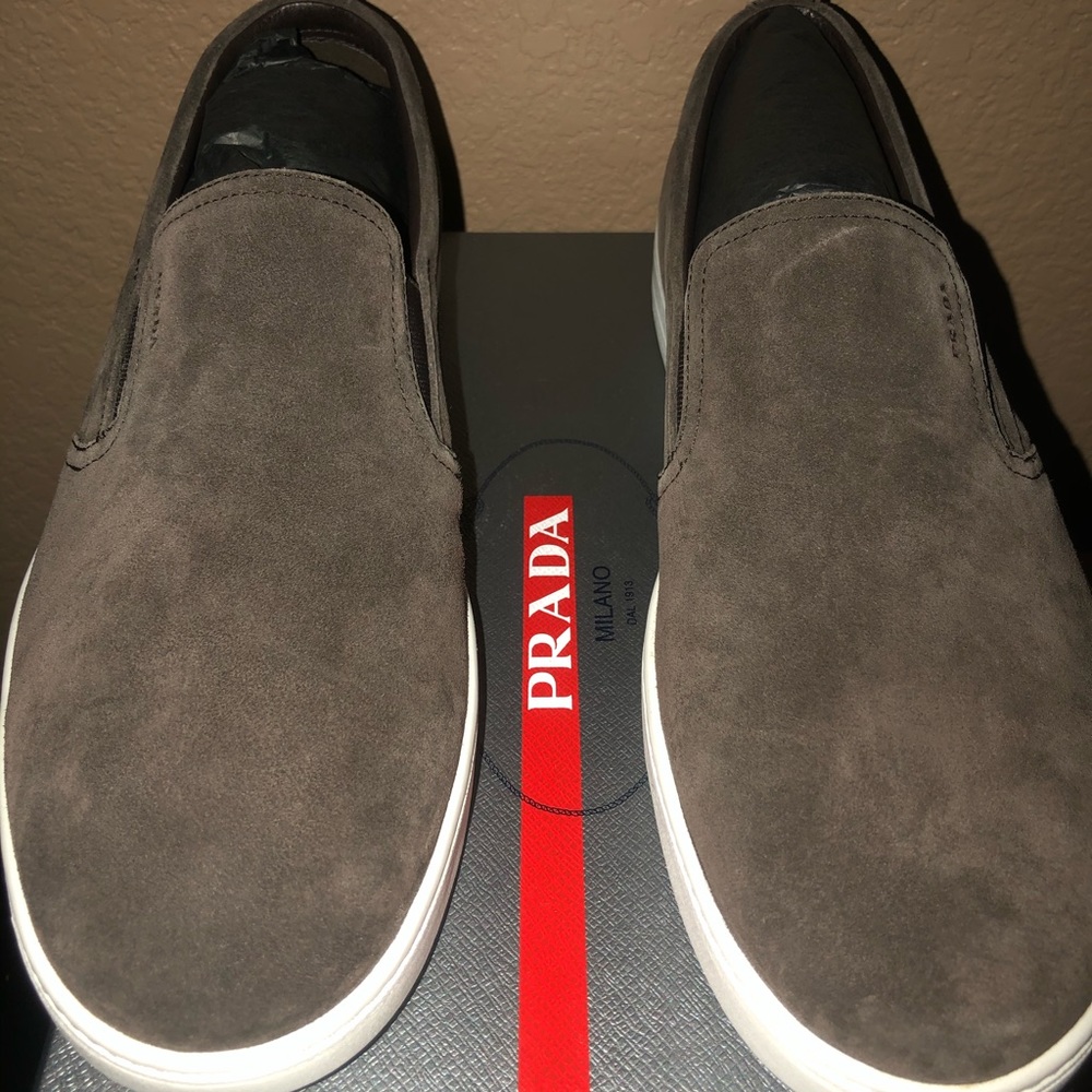>BRAND NEW< Prada men slip on shoes- US 9